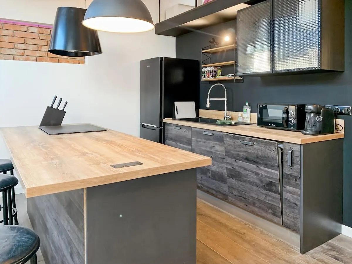 Modern Apartment In The Historic Center Of Frejus