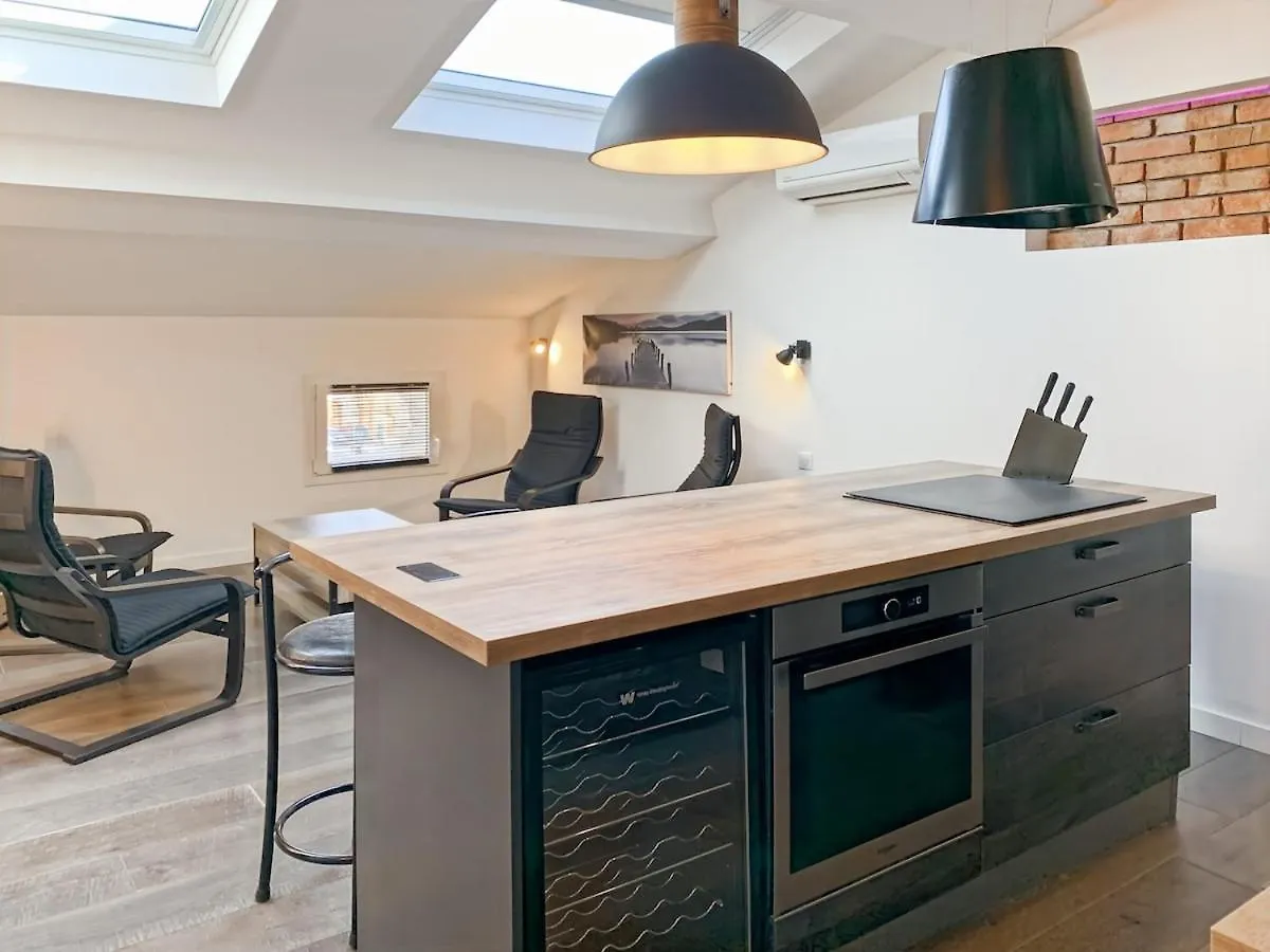 Modern Apartment In The Historic Center Of Frejus
