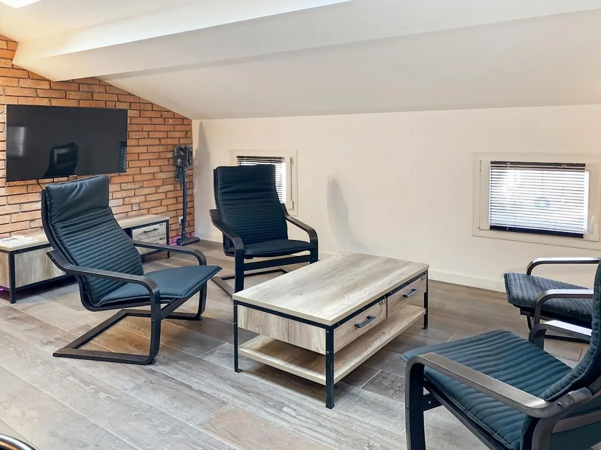 Modern Apartment In The Historic Center Of Frejus
