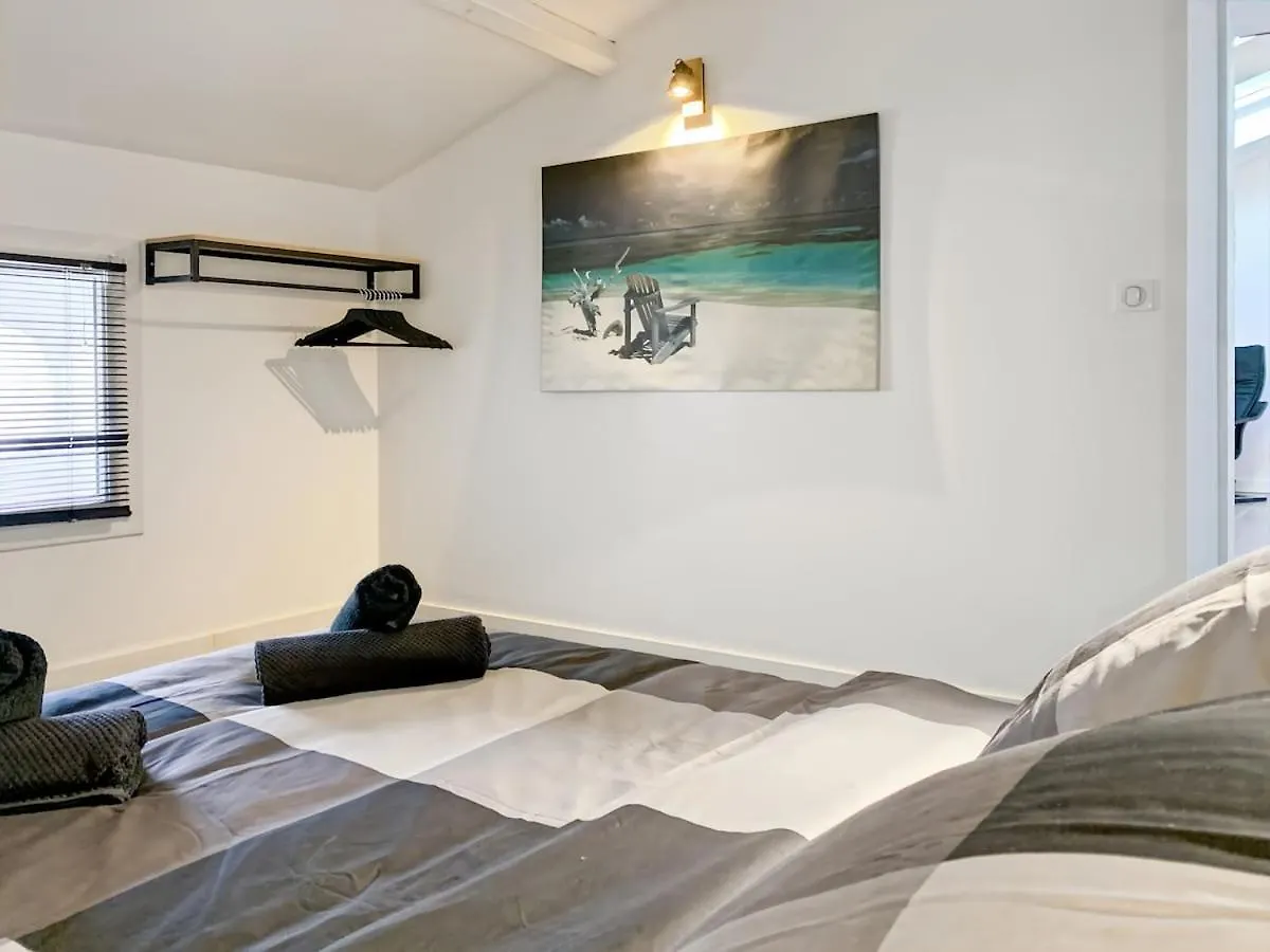 Modern Apartment In The Historic Center Of Frejus