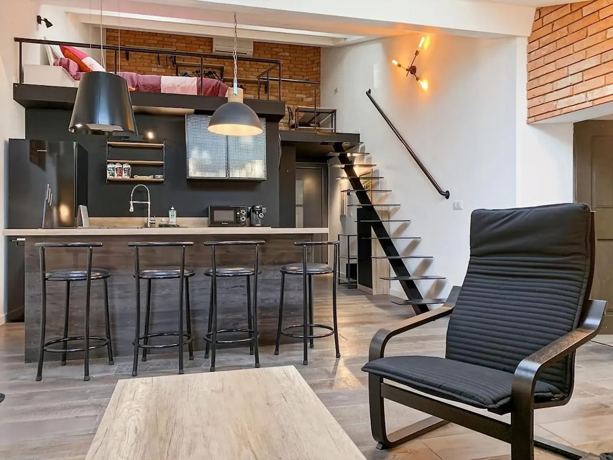 Modern Apartment In The Historic Center Of Frejus
