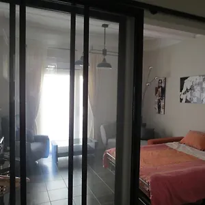 Appartement Avec Jardin Privatif, Fréjus