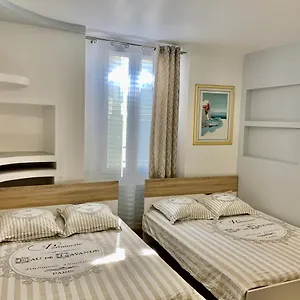 Appartement Excellent Au Cœur Historique De, Fréjus