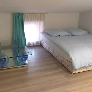 Appartement Mon Petit Nid D'amour Au Cœur Historique De, Fréjus